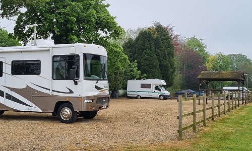 Motorhome stop-off Wiltshire | The Crown, Broad Hinton